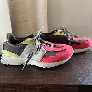 New Balance 327 Size 1.5 - Used in Good Condition